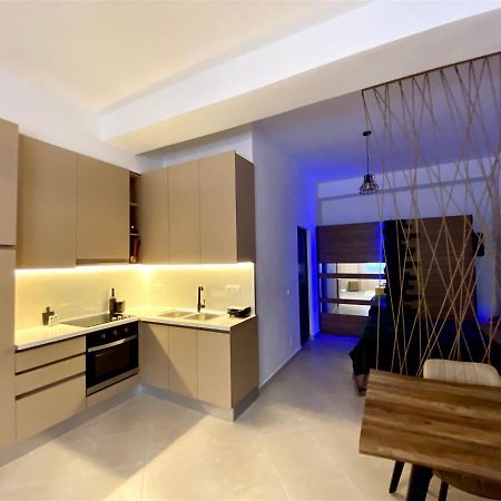 Azalea Studio Apartment In City Center Durrës Kültér fotó